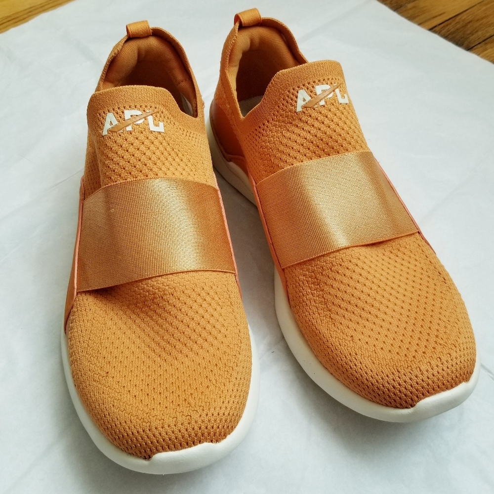 APL Women's Techloom Bliss Slip On Sneakers Size 8